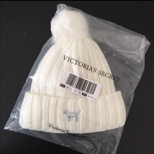 Victoria’s Secret VS PINK SHERPA BEANIE WHITE